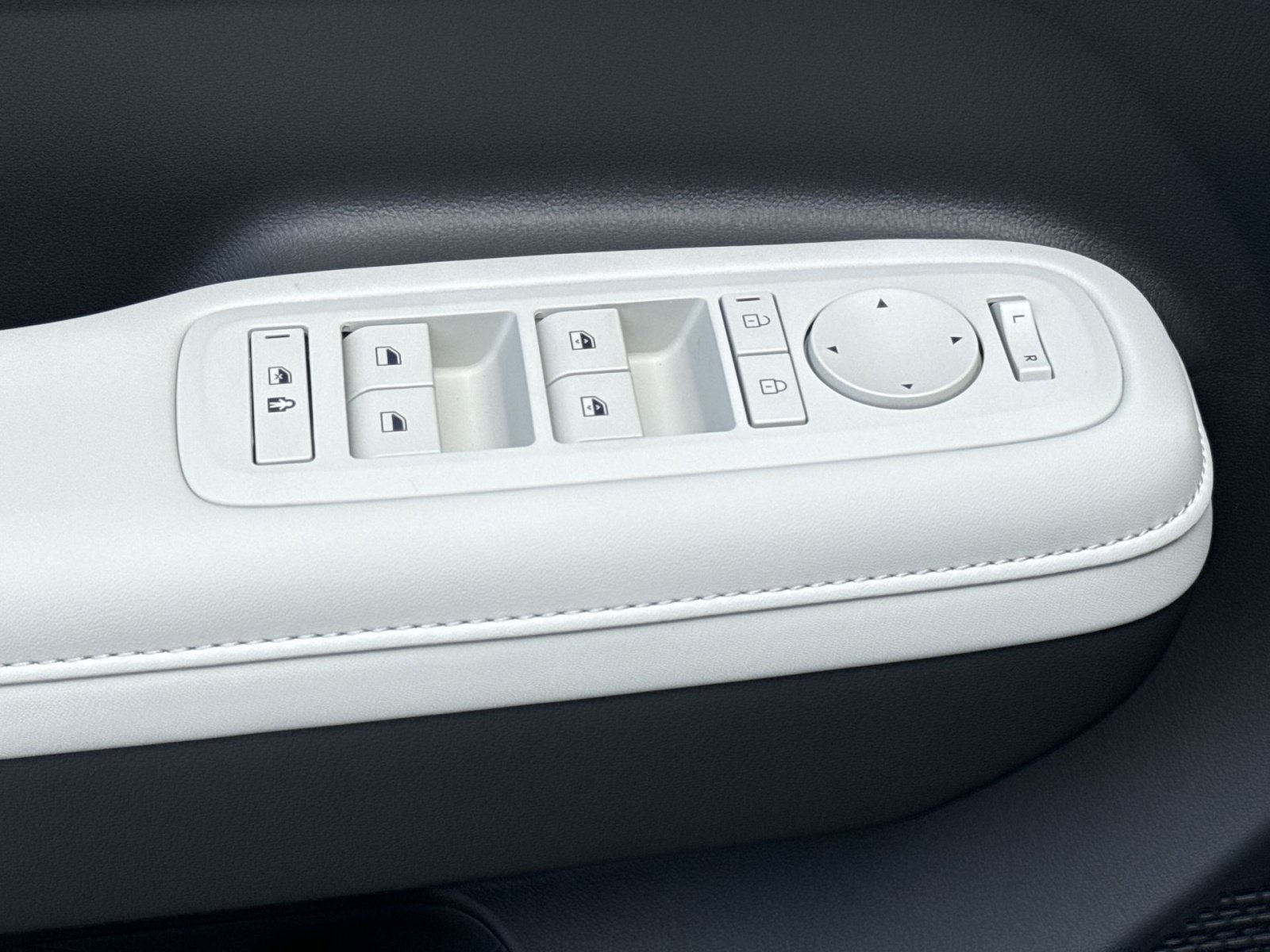 New 2027 Hyundai Santa Fe SEL AWD/4WD image 15