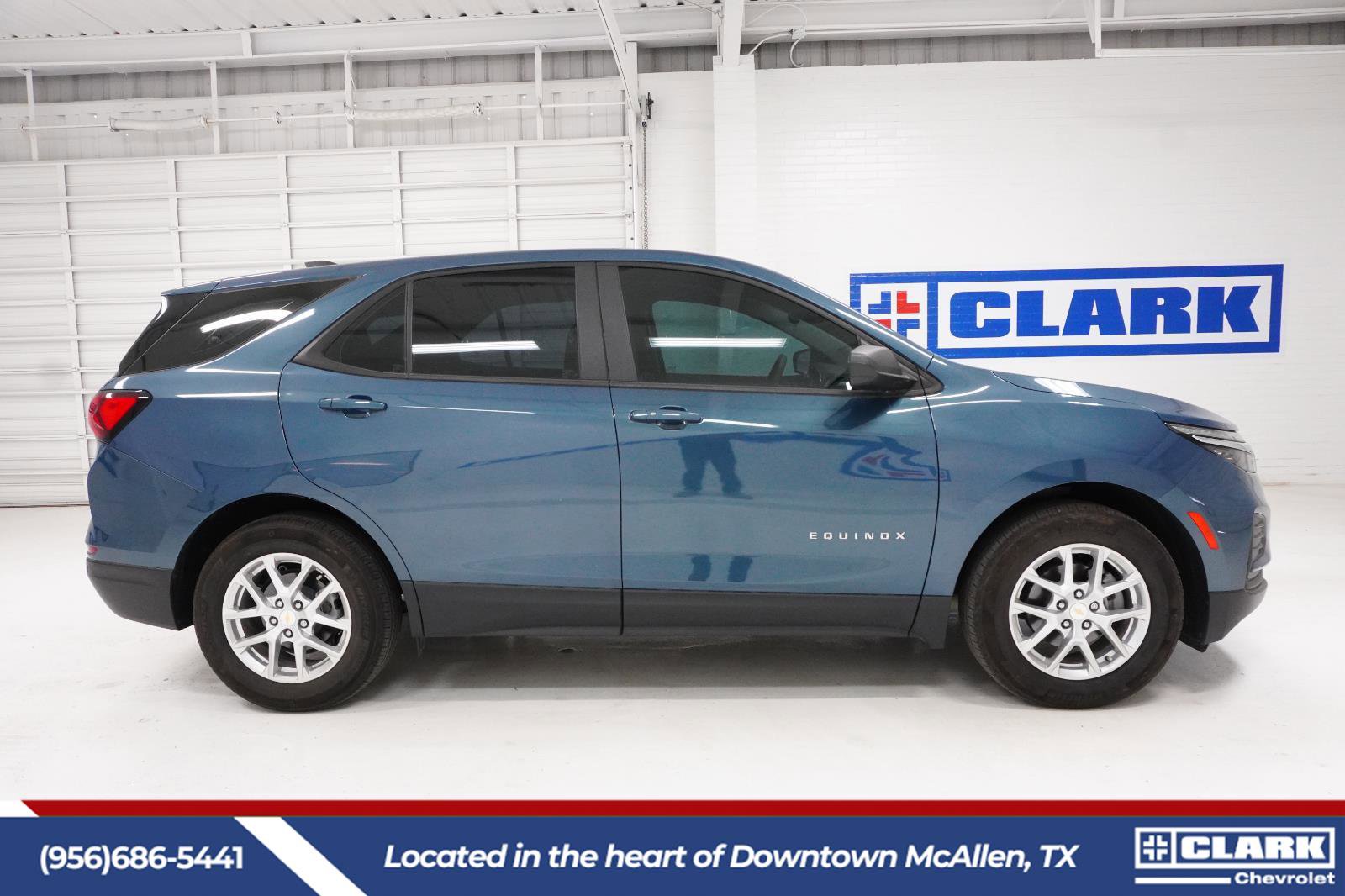 Used 2024 Chevrolet Equinox LS w/ Driver Confidence II Package image 4