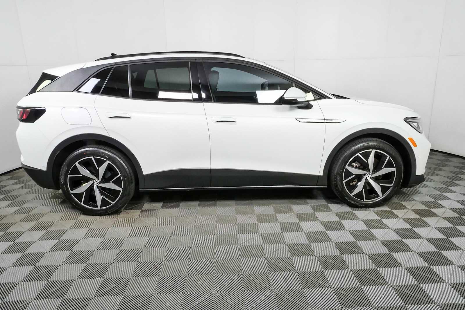 Used 2023 Volkswagen ID.4 Pro S RWD image 3