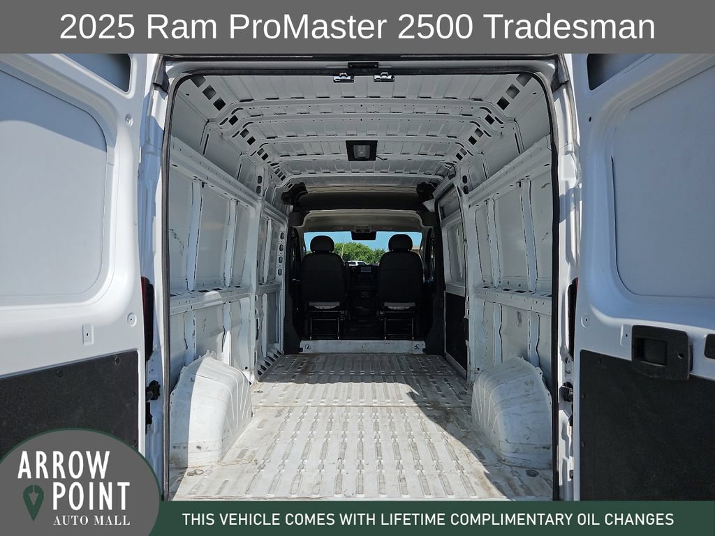 Used 2025 RAM ProMaster 2500 w/ Convenience Group FWD image 17