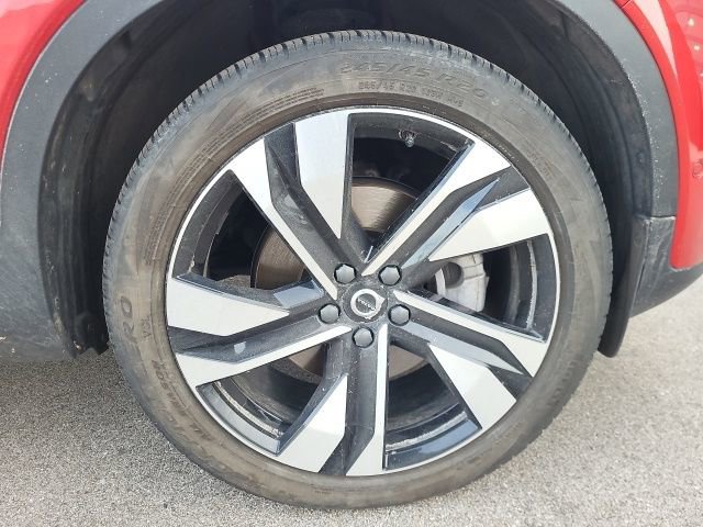 Used 2023 Volvo XC40 B5 Ultimate w/ Climate Package image 15