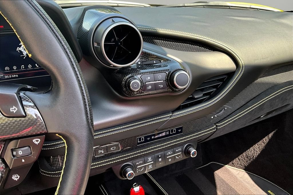 Used 2022 Ferrari F8 Tributo RWD image 10