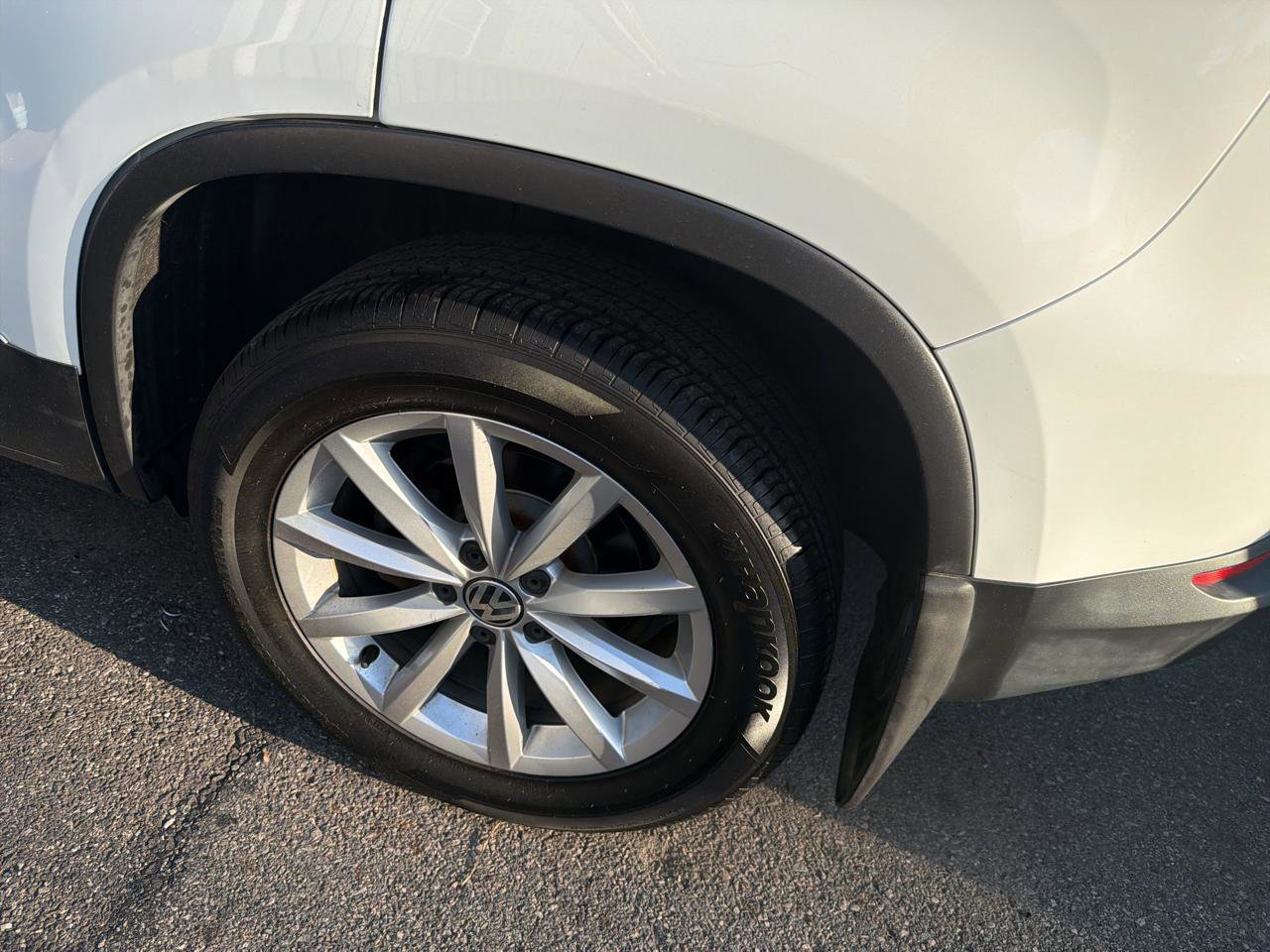 Used 2017 Volkswagen Tiguan Wolfsburg Edition AWD/4WD image 11