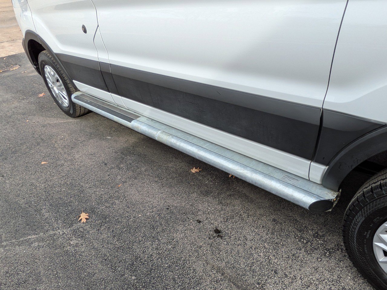 Used 2024 Ford Transit 250 w/ Exterior Upgrade Package image 33