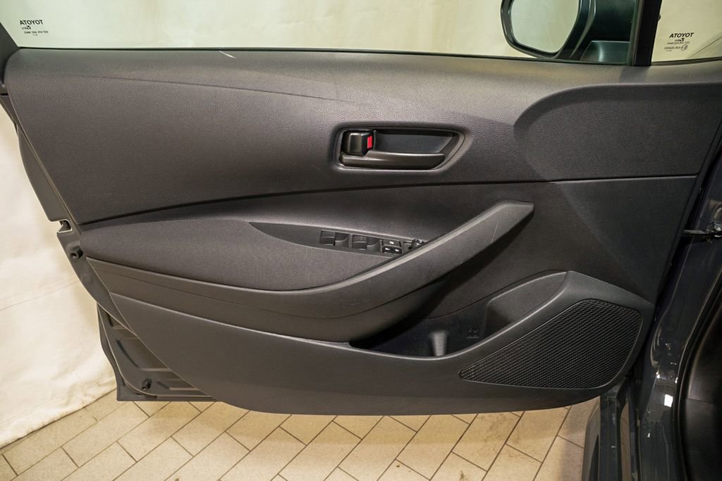 Used 2025 Toyota Corolla LE image 11