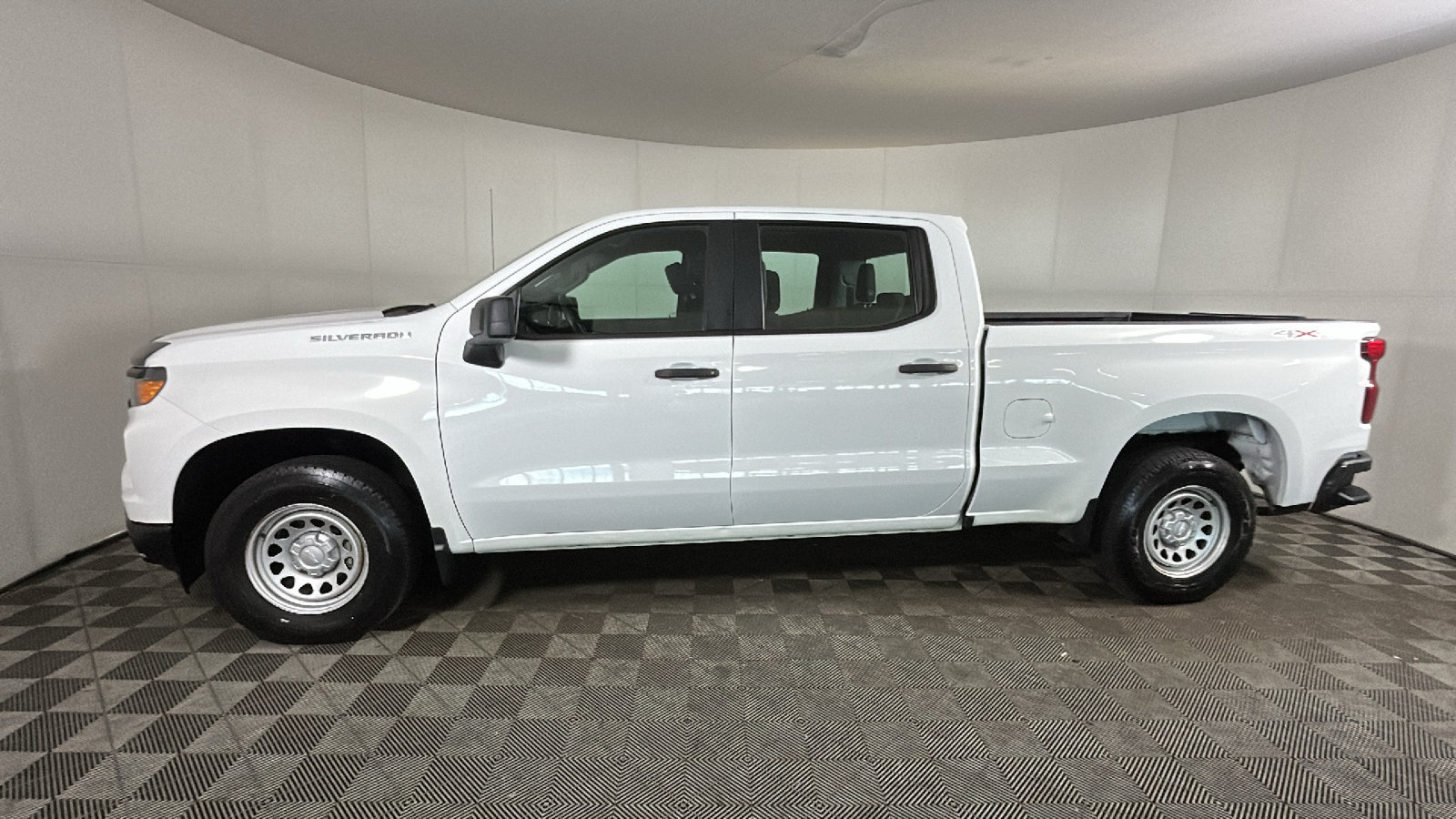Used 2022 Chevrolet Silverado 1500 W/T w/ Trailering Package AWD/4WD image 6