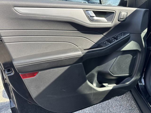Used 2025 Ford Escape Platinum AWD/4WD image 18