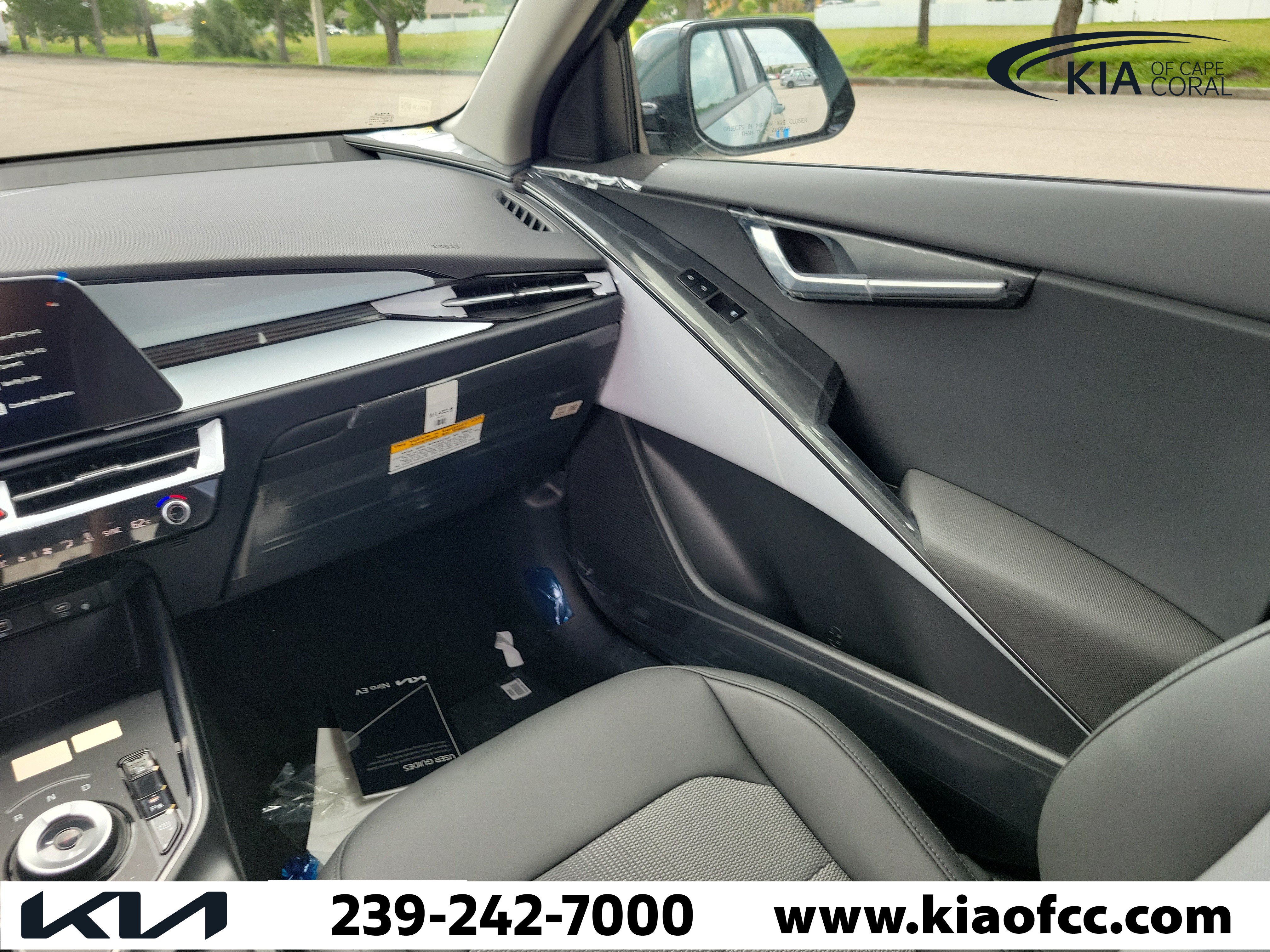 New 2026 Kia Niro Wind FWD image 17