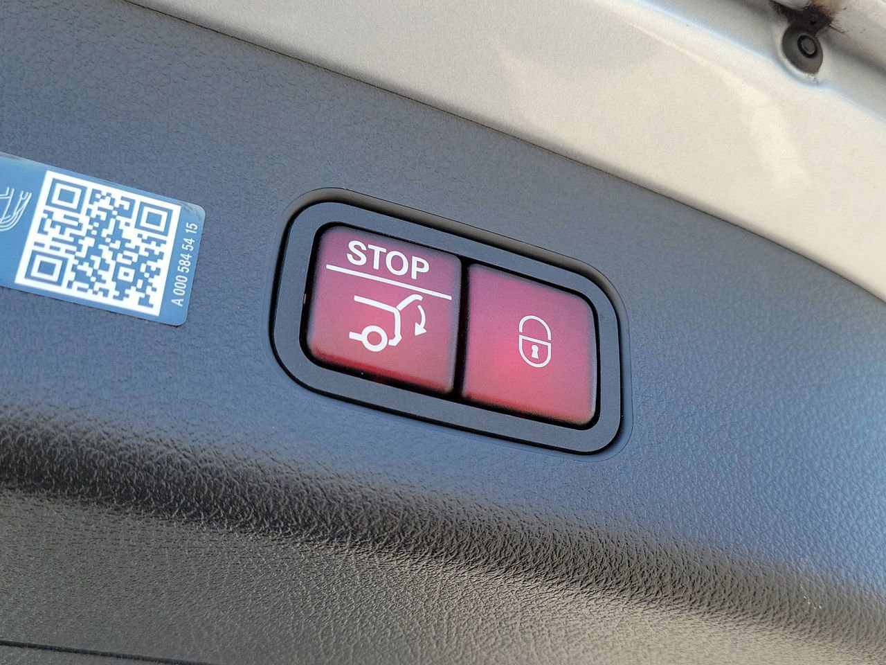 Certified 2024 Mercedes-Benz GLC 300 image 9