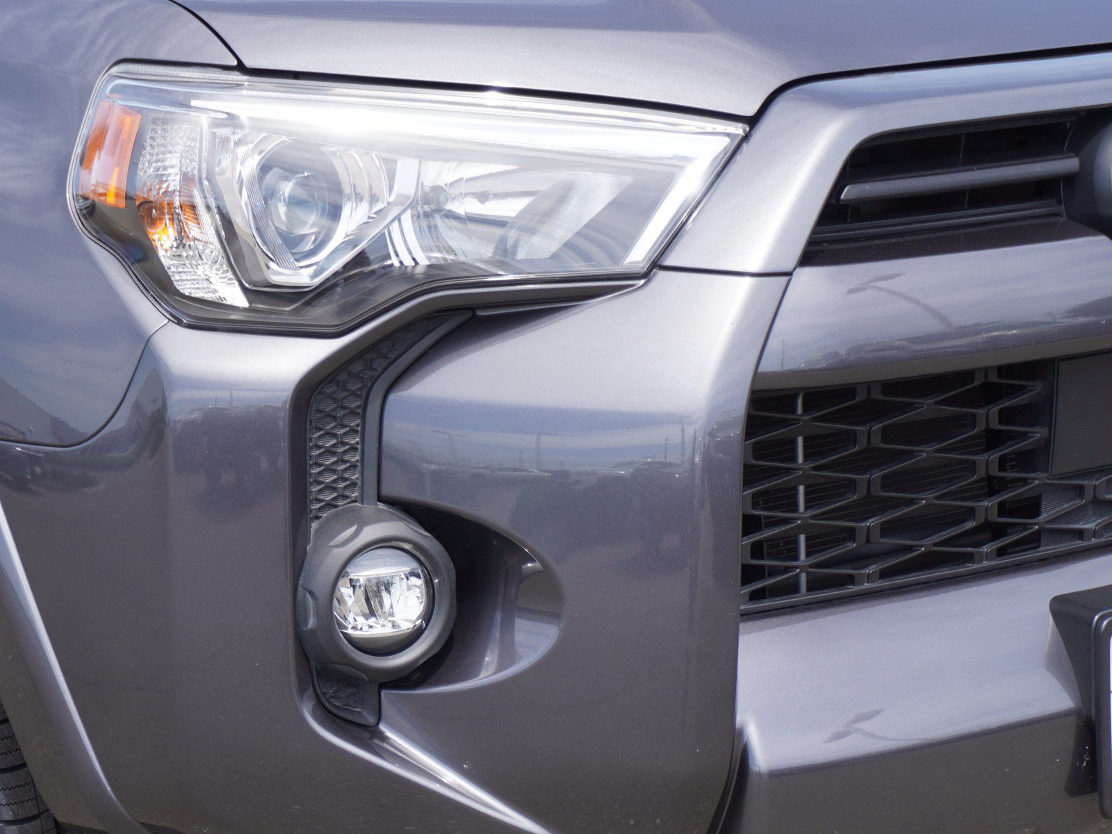 Used 2022 Toyota 4Runner SR5 Premium w/ Moonroof Package RWD image 3