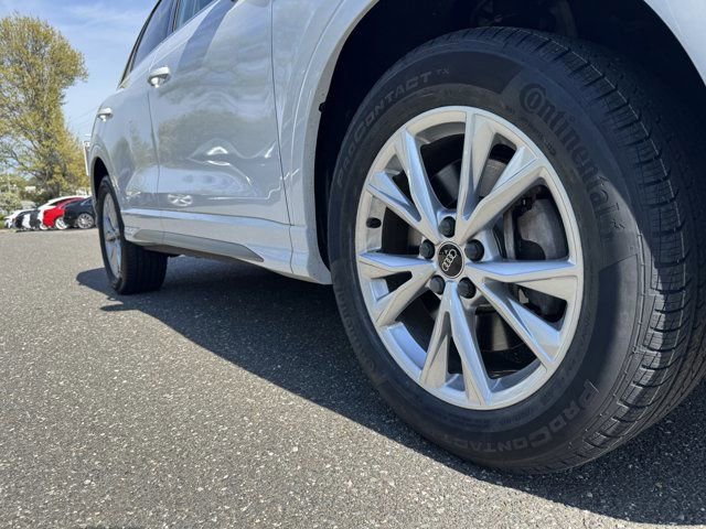 Certified 2023 Audi Q3 2.0T Premium w/ Convenience Package AWD/4WD image 9