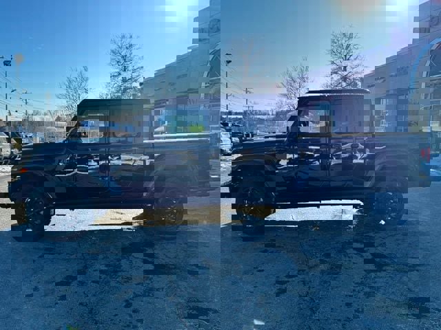 Used 2023 Jeep Gladiator Sport S image 4