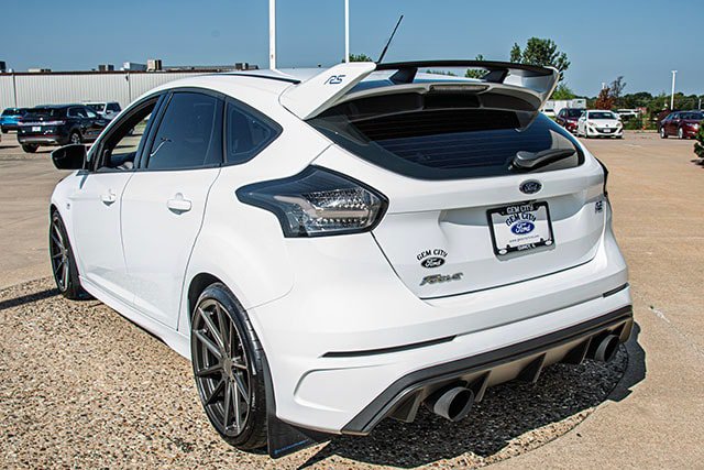 Used 2017 Ford Focus RS AWD/4WD image 3