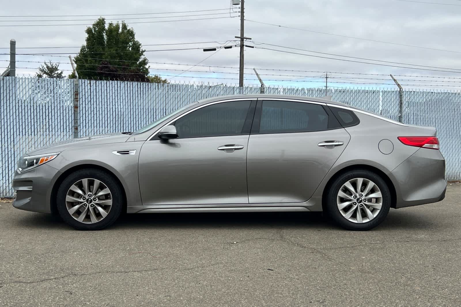 Used 2016 Kia Optima EX FWD video 2