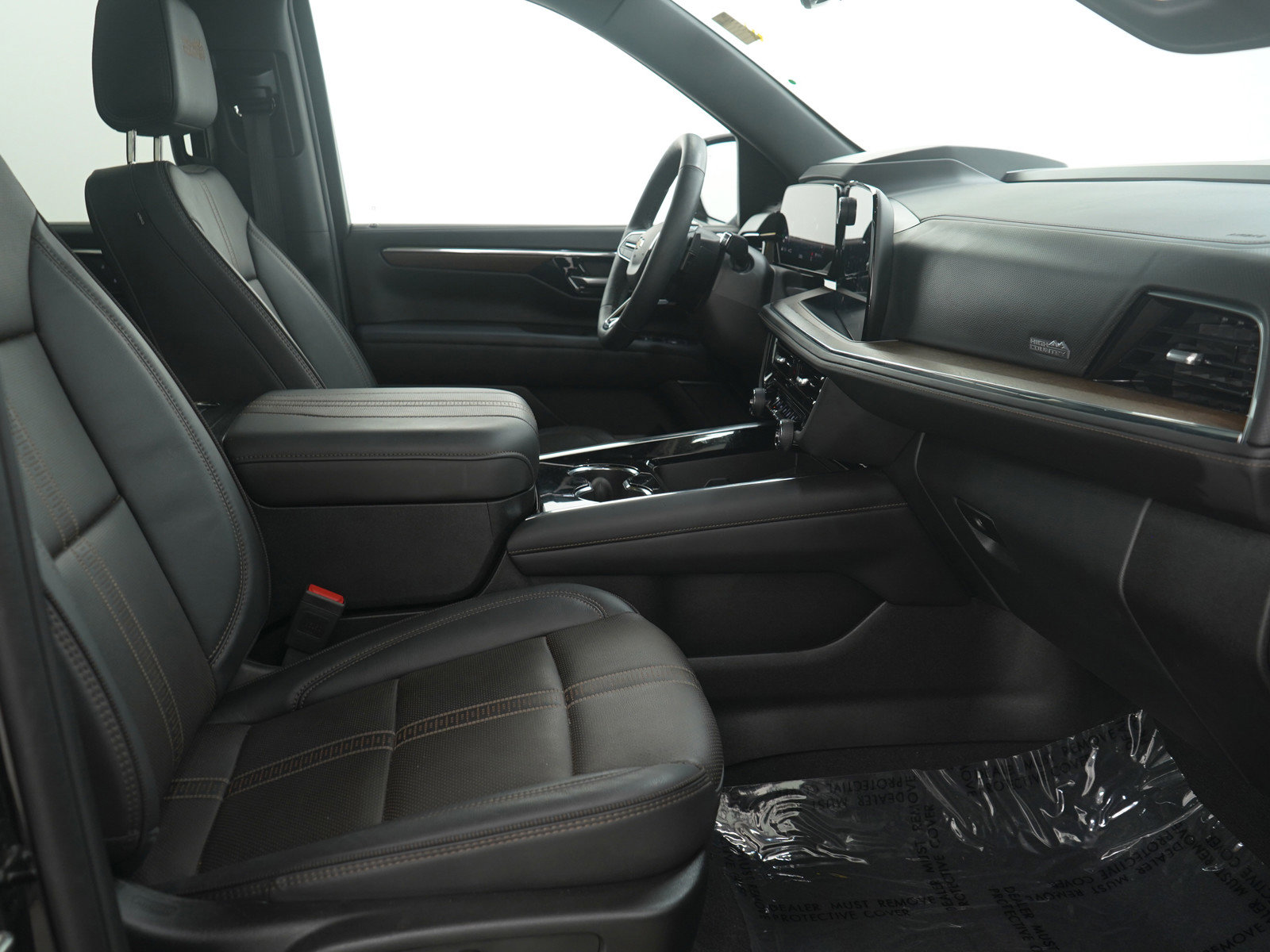 Used 2025 Chevrolet Tahoe High Country w/ Sun And Tow Package image 15