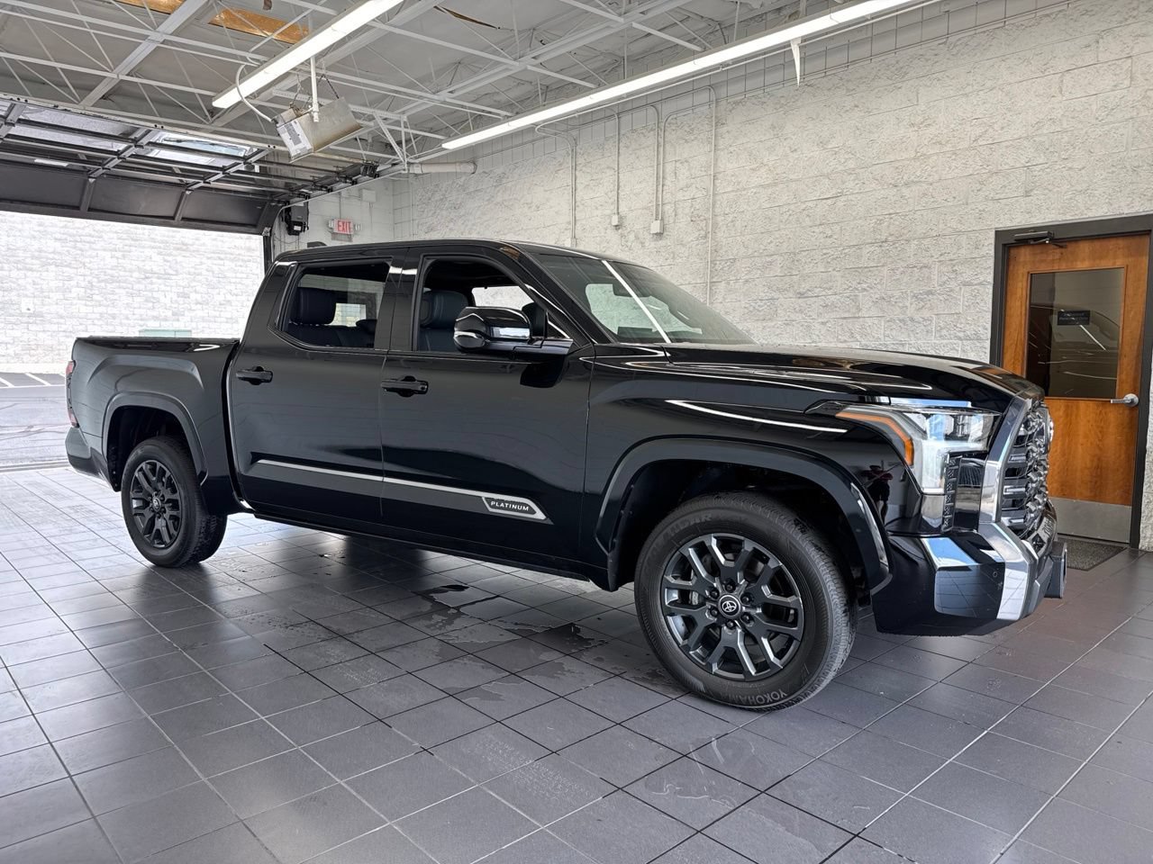 Certified 2025 Toyota Tundra Platinum AWD/4WD image 1
