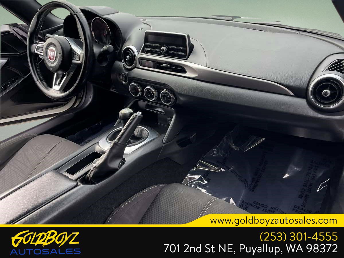Used 2017 FIAT 124 Spider Classica RWD image 12