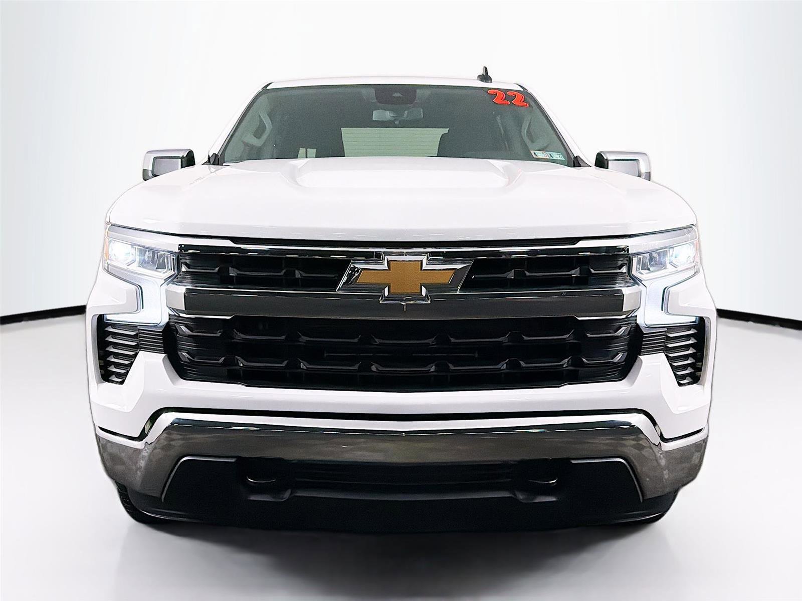 Used 2022 Chevrolet Silverado 1500 LT AWD/4WD image 2
