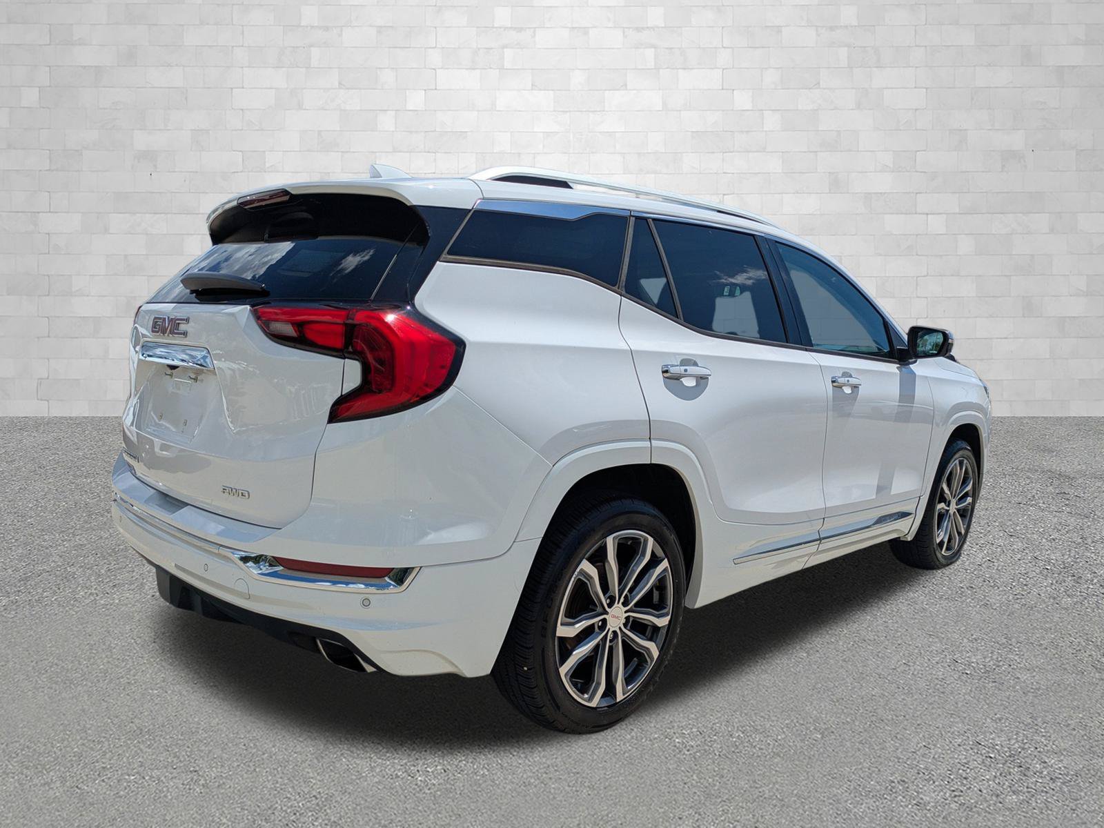 Used 2018 GMC Terrain Denali AWD/4WD image 2