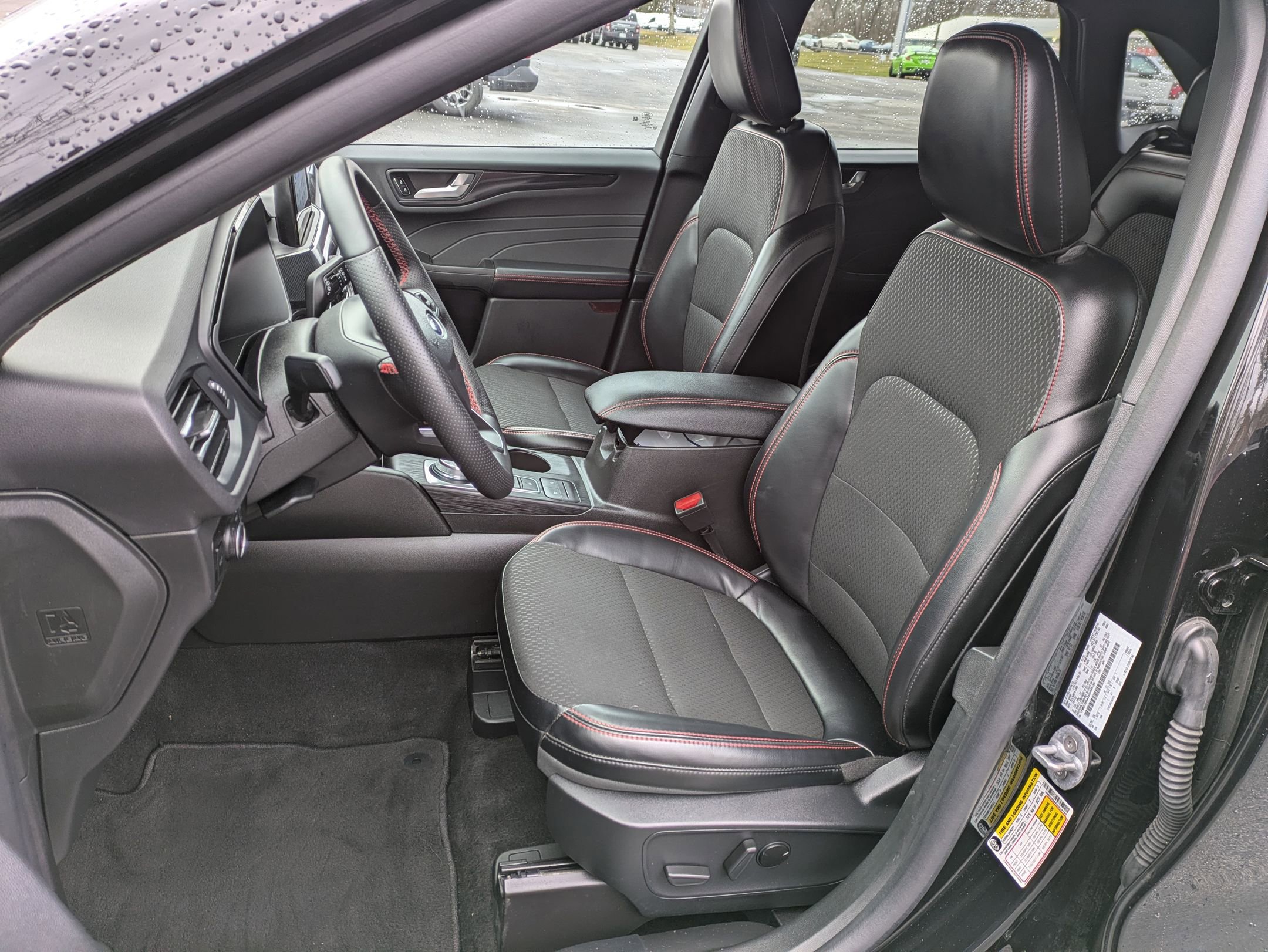 Certified 2025 Ford Escape ST-Line Select AWD/4WD image 7