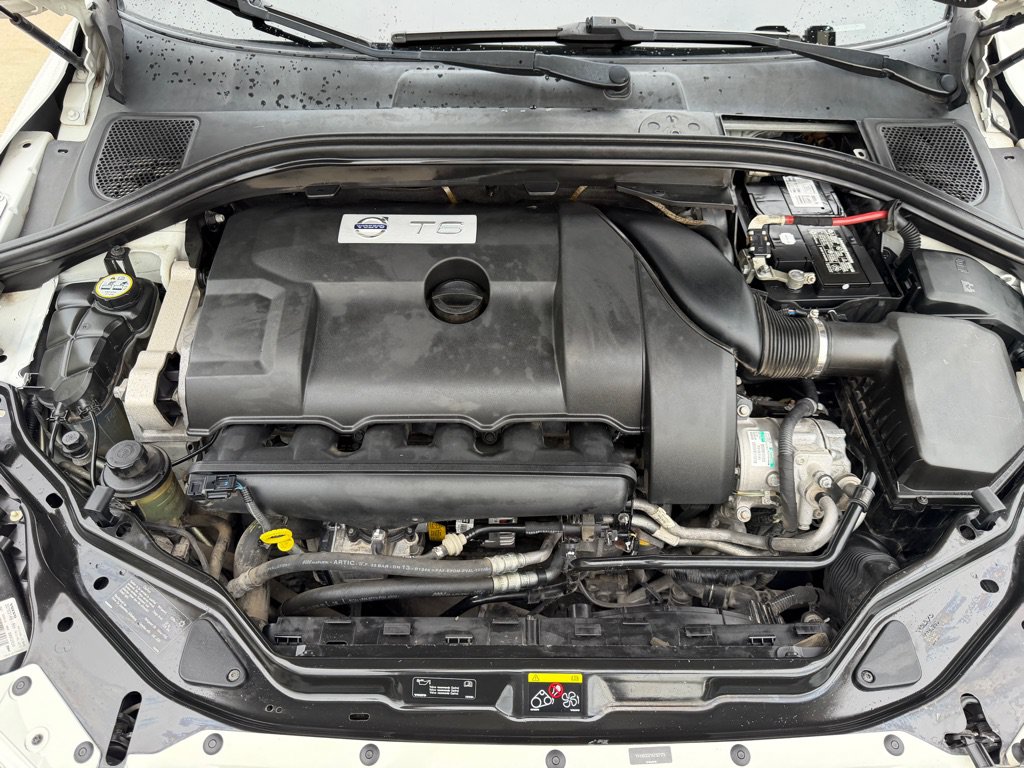 Used 2010 Volvo XC60 T6 AWD/4WD image 29