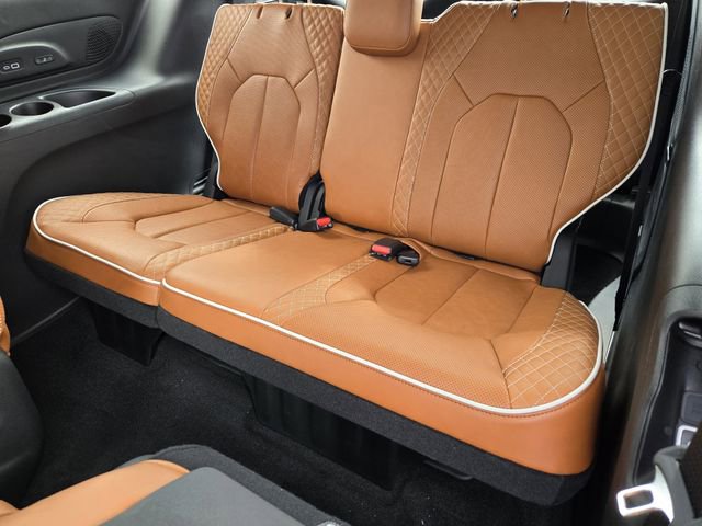New 2026 Chrysler Pacifica Pinnacle FWD image 23
