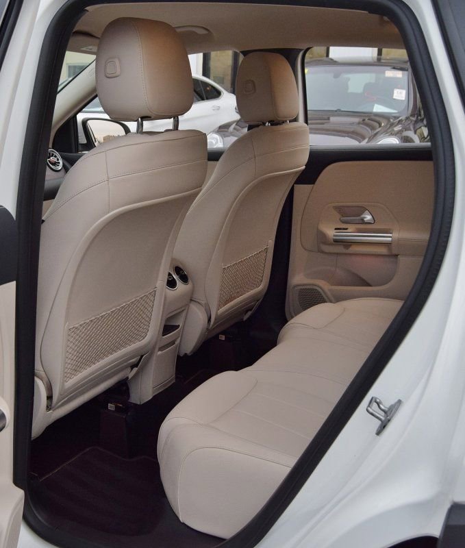 Used 2021 Mercedes-Benz GLA 250 4MATIC image 34