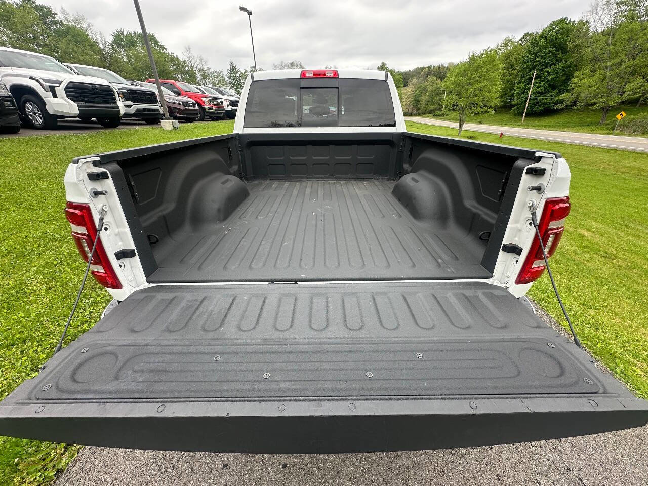 Used 2019 RAM 3500 Laramie AWD/4WD image 7