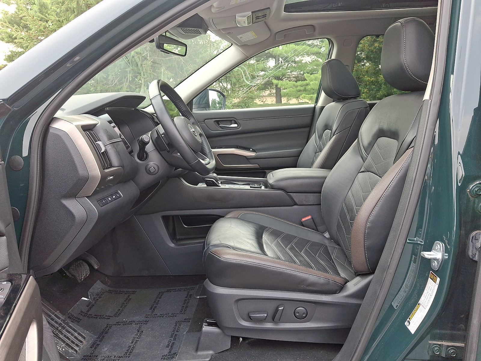 Certified 2023 Nissan Pathfinder Platinum w/ Lighting Package (N93) AWD/4WD image 14