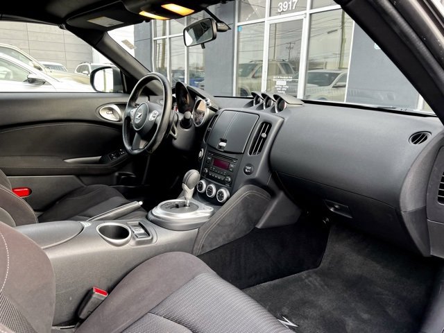 Used 2017 Nissan 370Z Roadster image 16