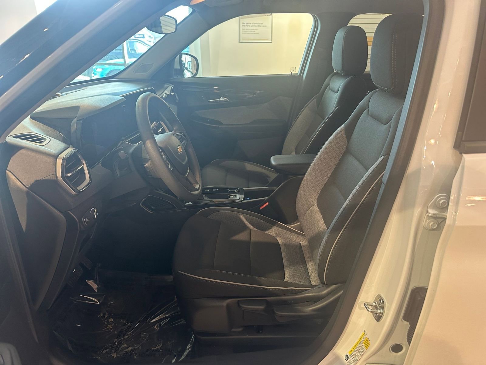 Used 2025 Chevrolet TrailBlazer LT image 27