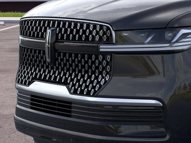 New 2025 Lincoln Navigator L Reserve AWD/4WD image 17