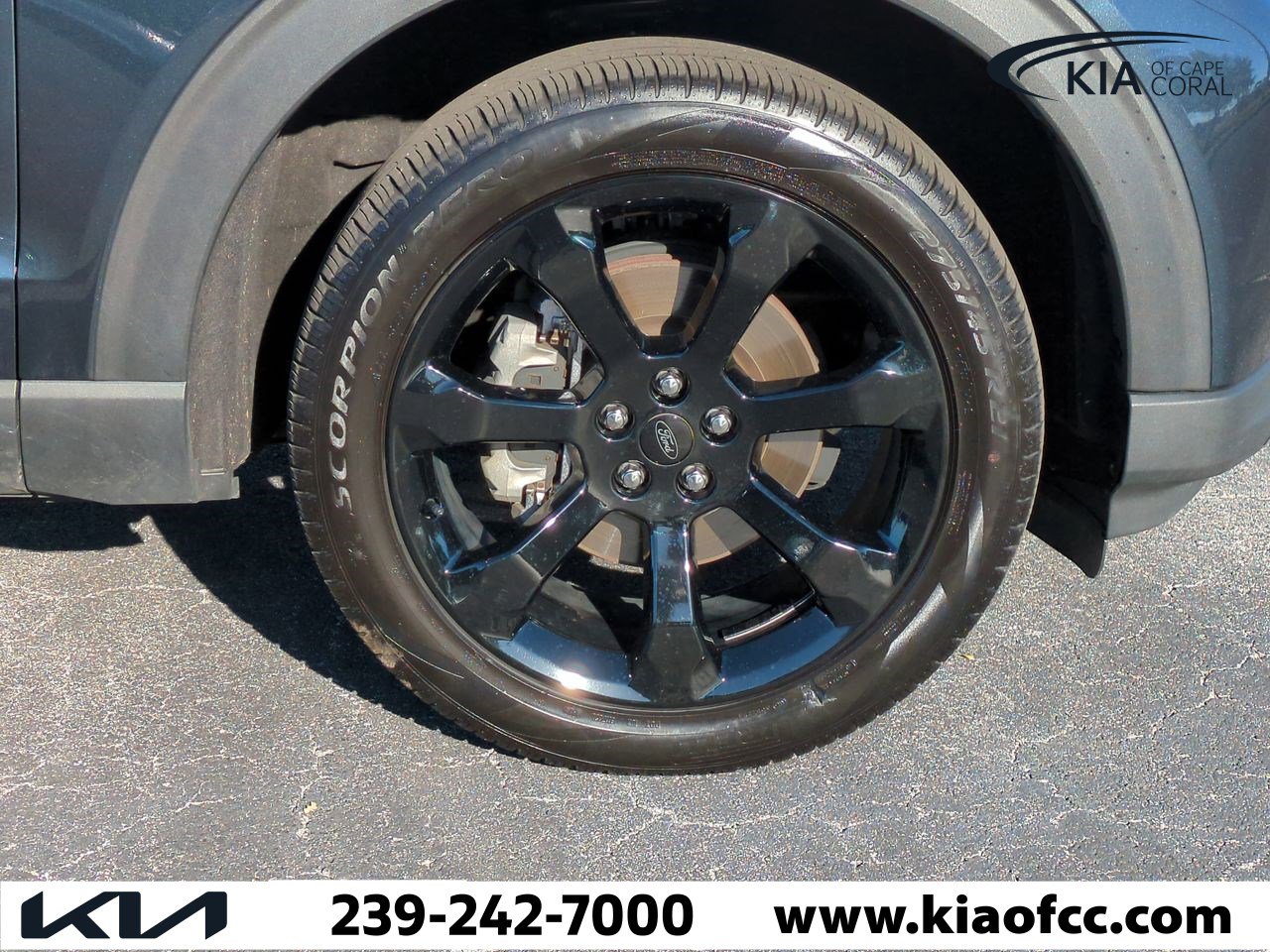 Used 2024 Ford Explorer ST-Line w/ Class IV Trailer Tow Package image 11