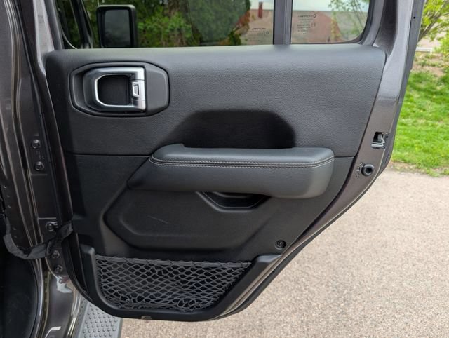 Used 2019 Jeep Wrangler Unlimited Sahara AWD/4WD image 33