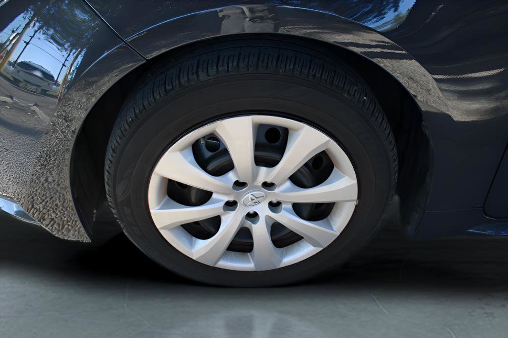 Used 2025 Toyota Corolla LE image 8