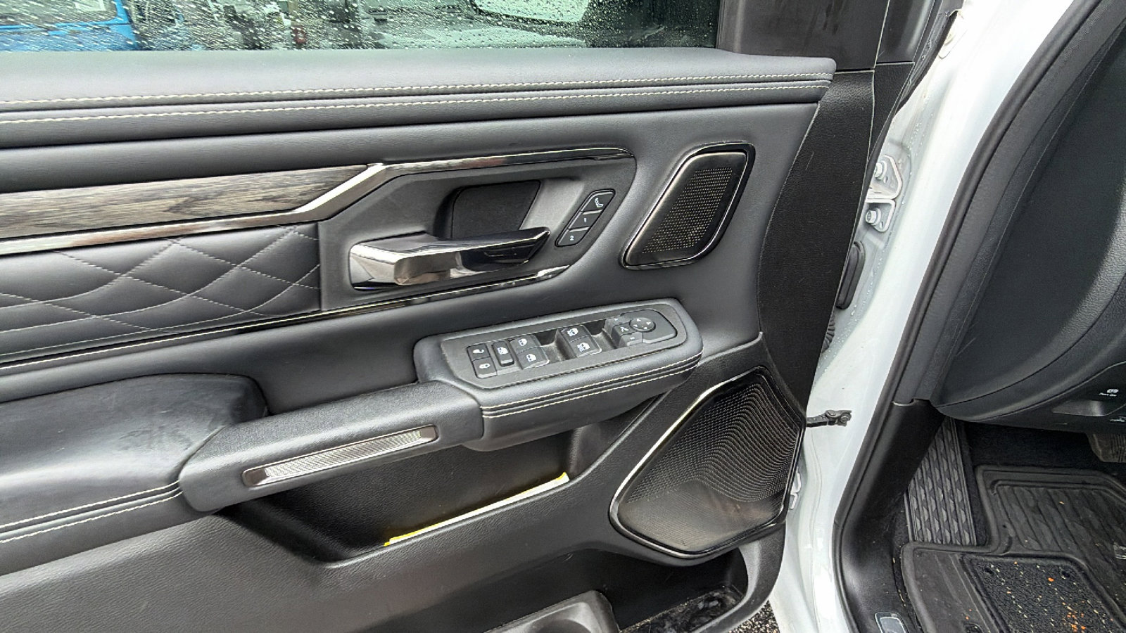 Used 2025 RAM 1500 Limited AWD/4WD image 16
