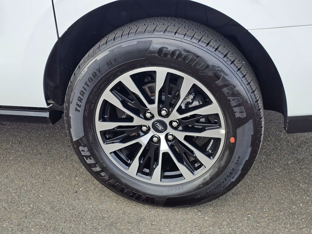 Certified 2025 Ford Expedition Max Platinum AWD/4WD image 11