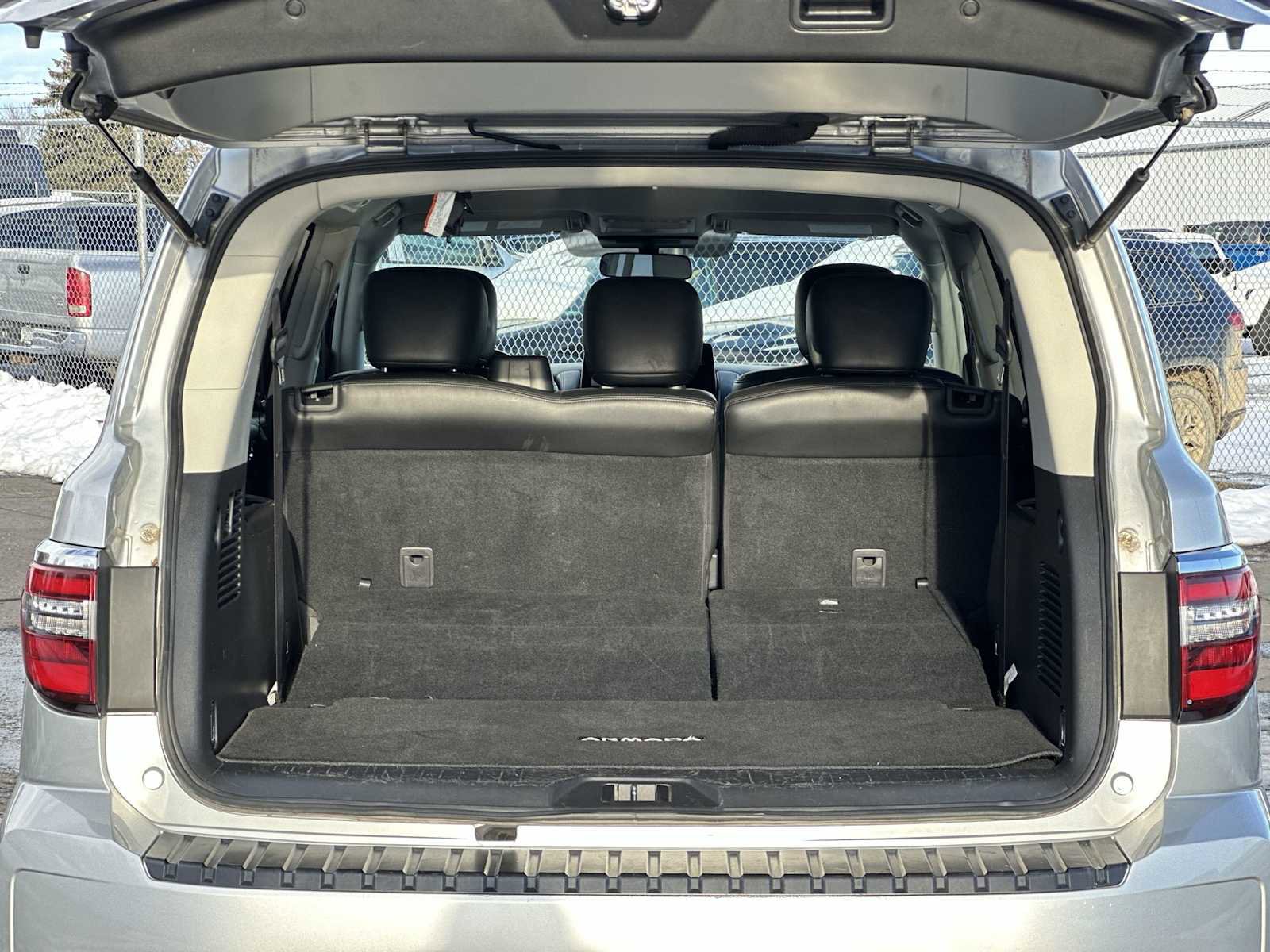 Used 2022 Nissan Armada SV image 19