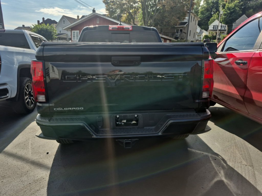 Used 2024 Chevrolet Colorado Trail Boss w/ Advanced Trailering Package AWD/4WD image 6