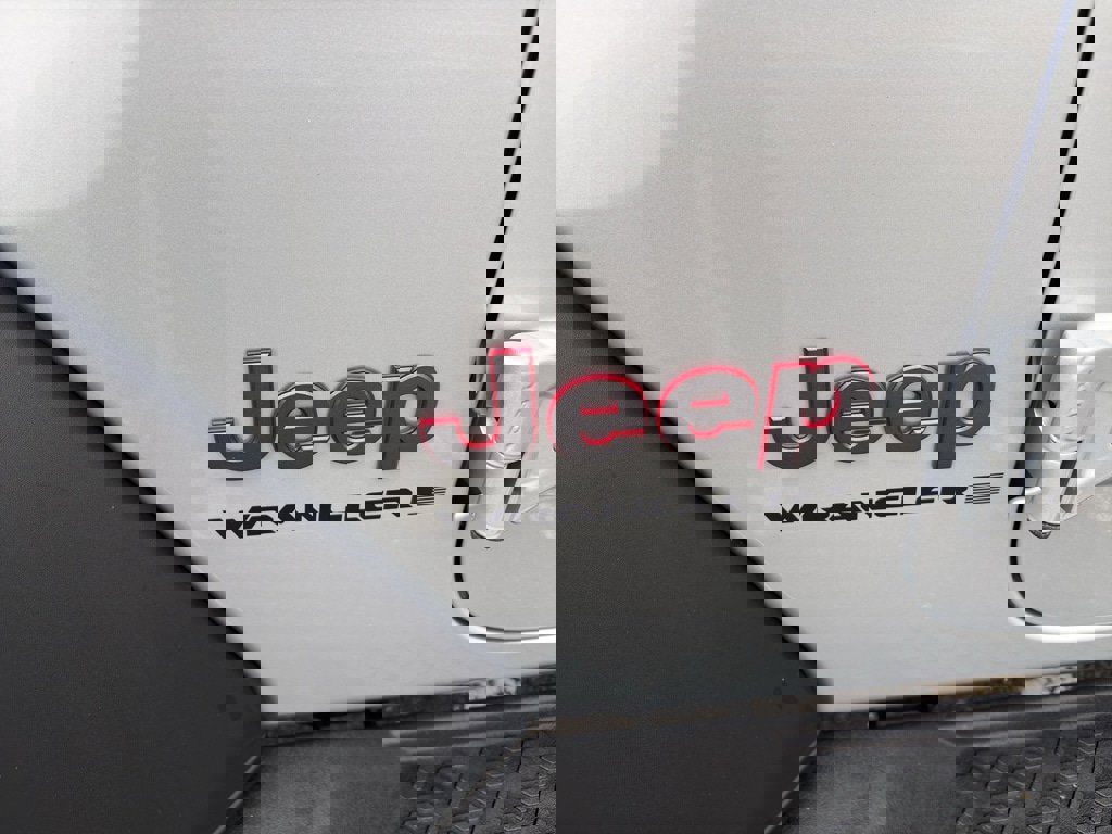 Used 2023 Jeep Wrangler Unlimited Rubicon image 5