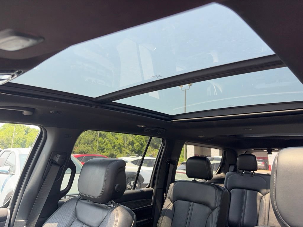 Used 2022 Jeep Wagoneer Series III w/ Premium Group I AWD/4WD image 25