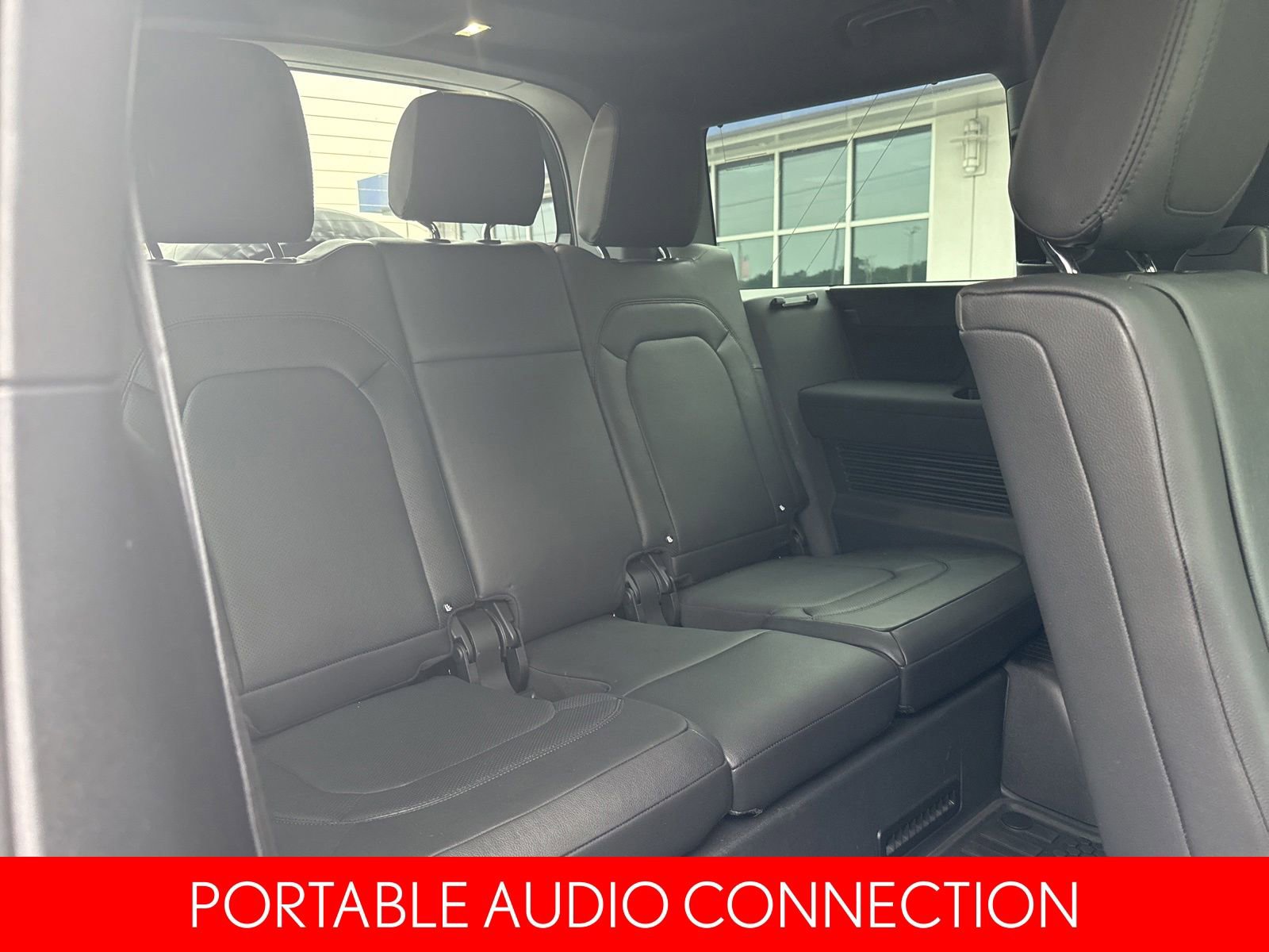 Used 2023 Land Rover Defender 130 SE AWD/4WD image 13