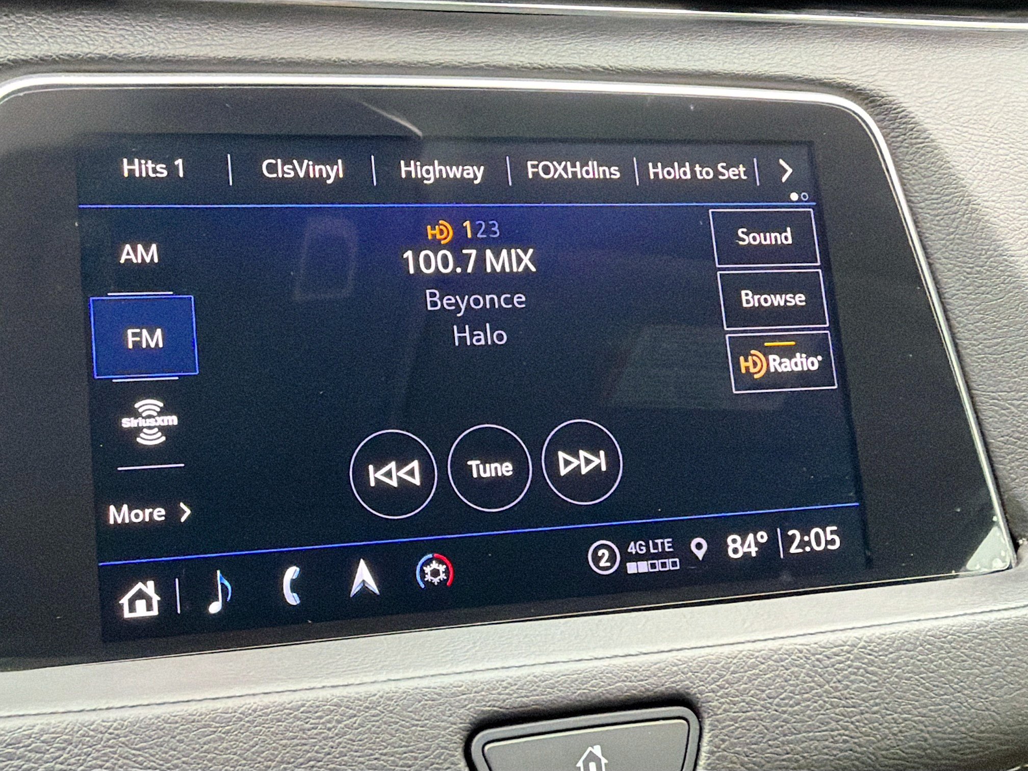Used 2023 Cadillac XT4 Premium Luxury FWD image 15