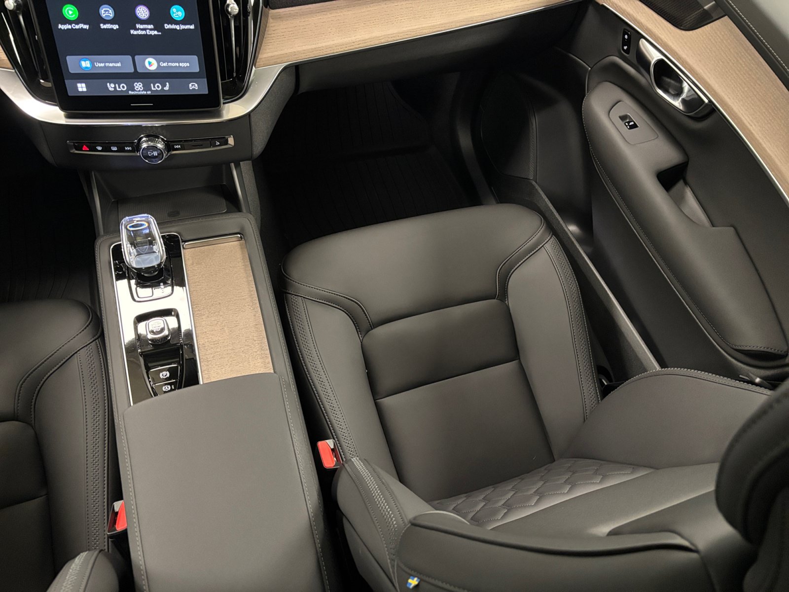 New 2026 Volvo XC90 B5 Plus w/ Protection Package AWD/4WD image 17