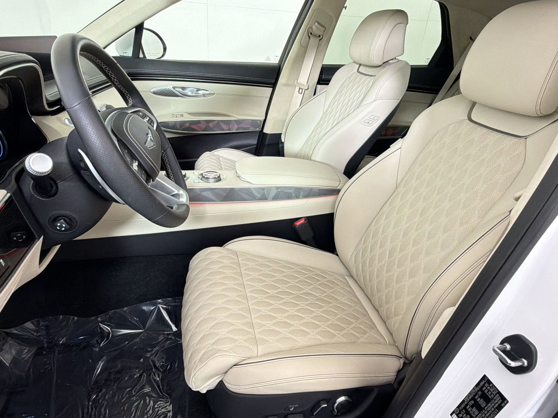 Used 2025 Genesis GV70 3.5T Sport w/ Sport Advanced Package image 5