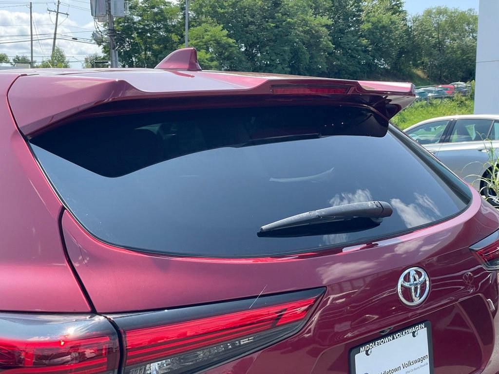 Used 2020 Toyota Highlander LE AWD/4WD image 32
