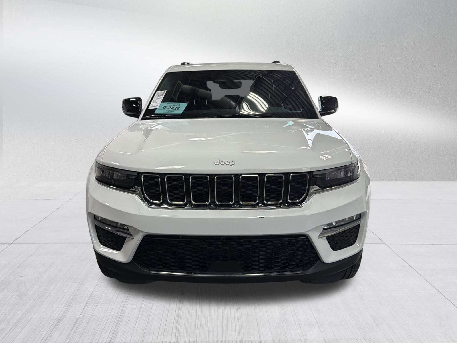 Used 2024 Jeep Grand Cherokee Limited AWD/4WD image 3
