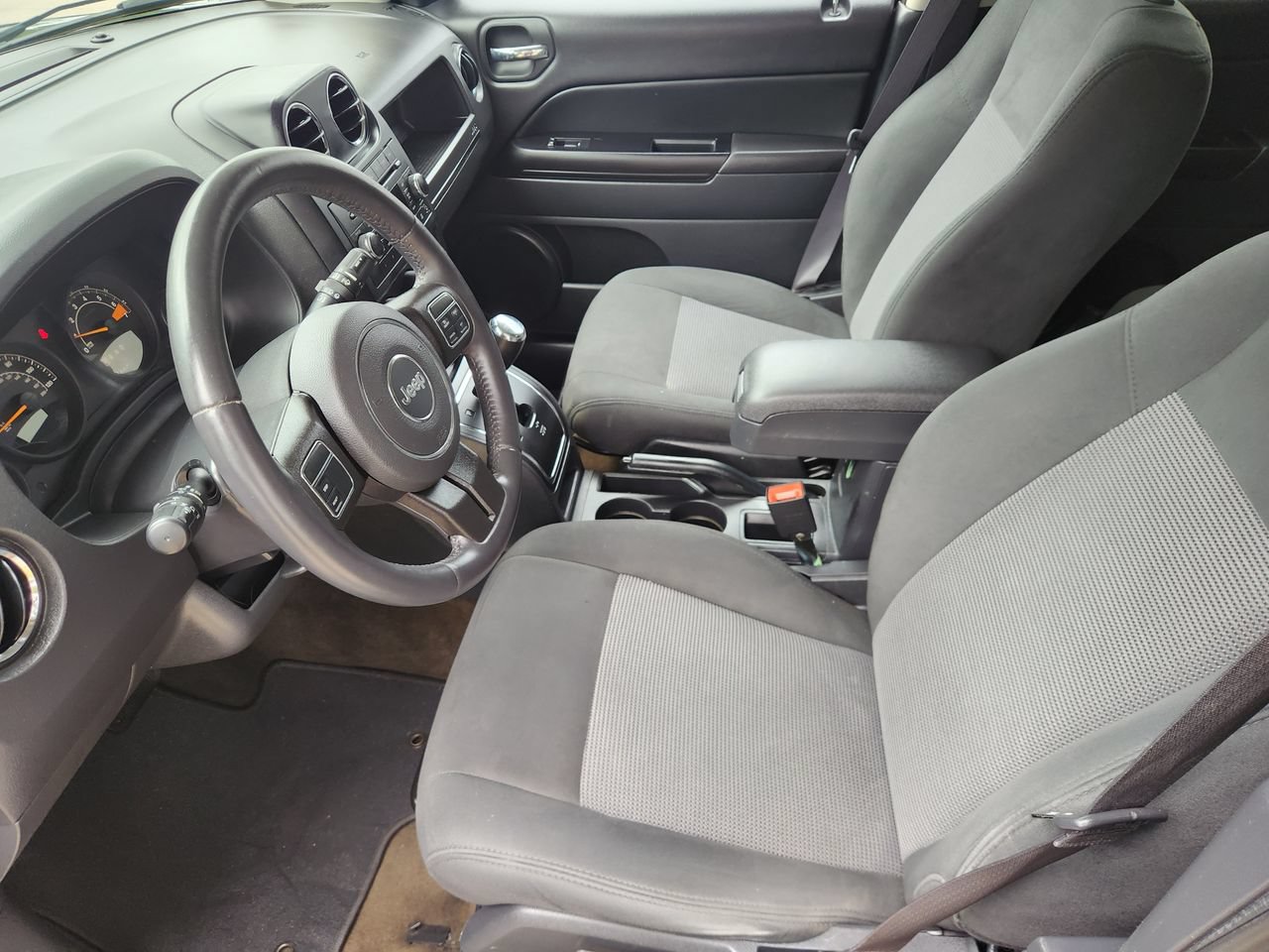Used 2017 Jeep Patriot Latitude FWD image 10
