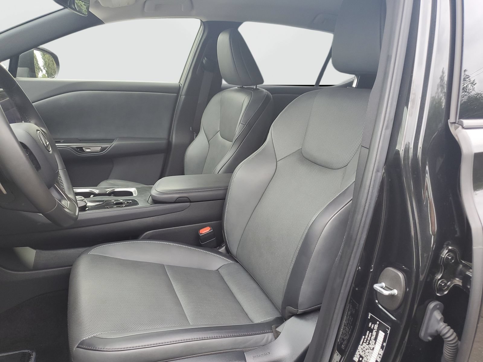 Used 2024 Lexus RZ 300e Premium w/ Accessory Package (Z1) FWD image 16