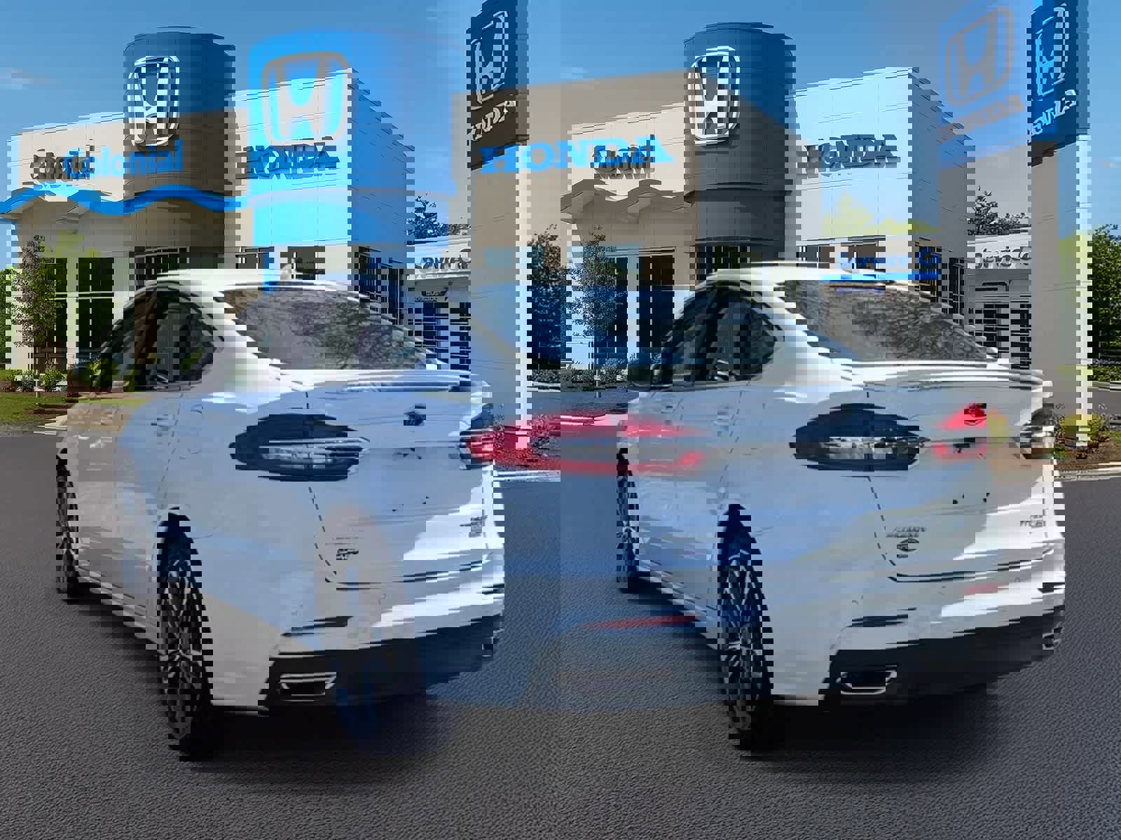 Used 2020 Ford Fusion Titanium AWD/4WD image 4